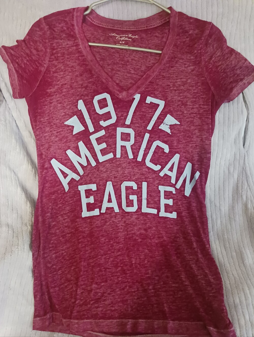 American Eagle Outfitters Pink Heathered V-Neck Graphic Tee